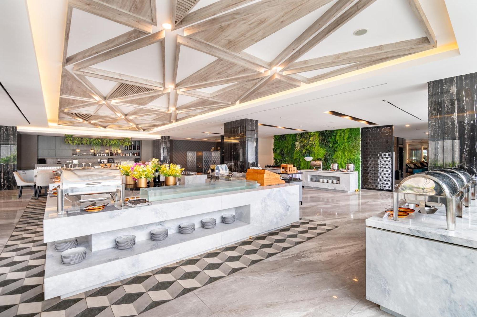Aston Sorong Hotel & Conference Center Экстерьер фото