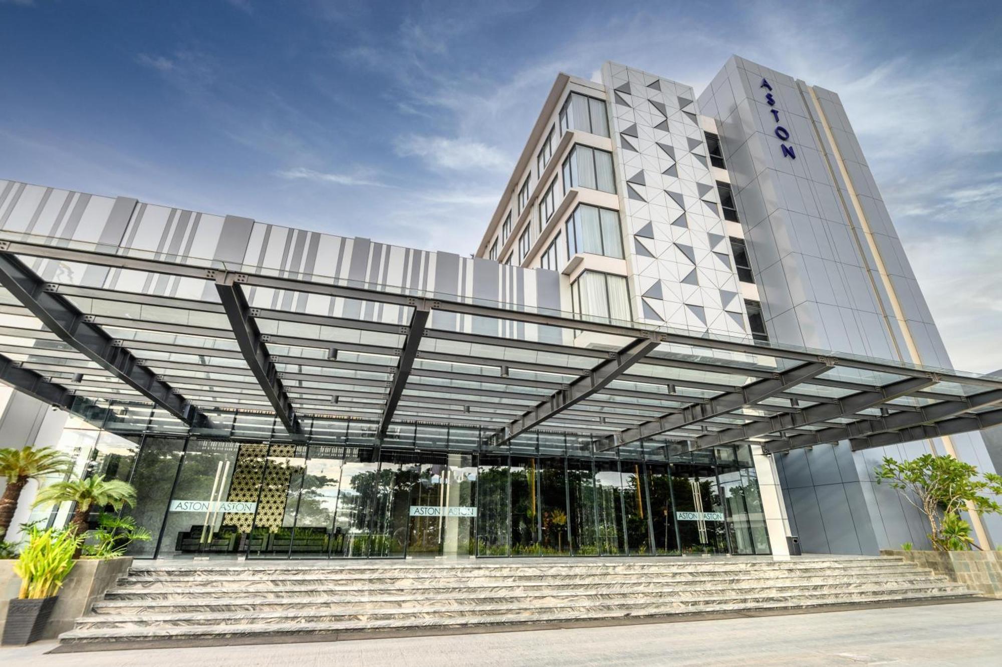 Aston Sorong Hotel & Conference Center Экстерьер фото