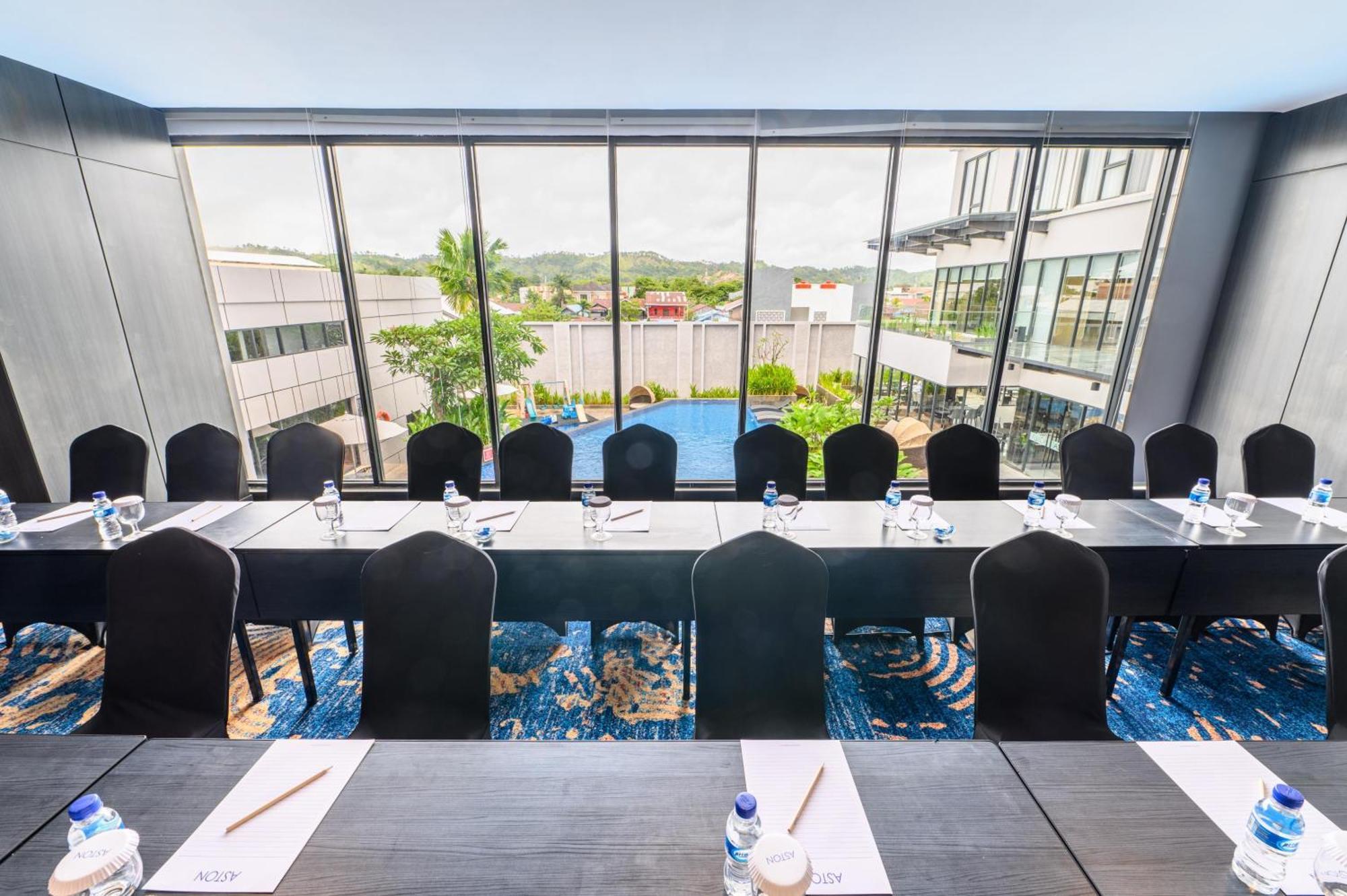Aston Sorong Hotel & Conference Center Экстерьер фото