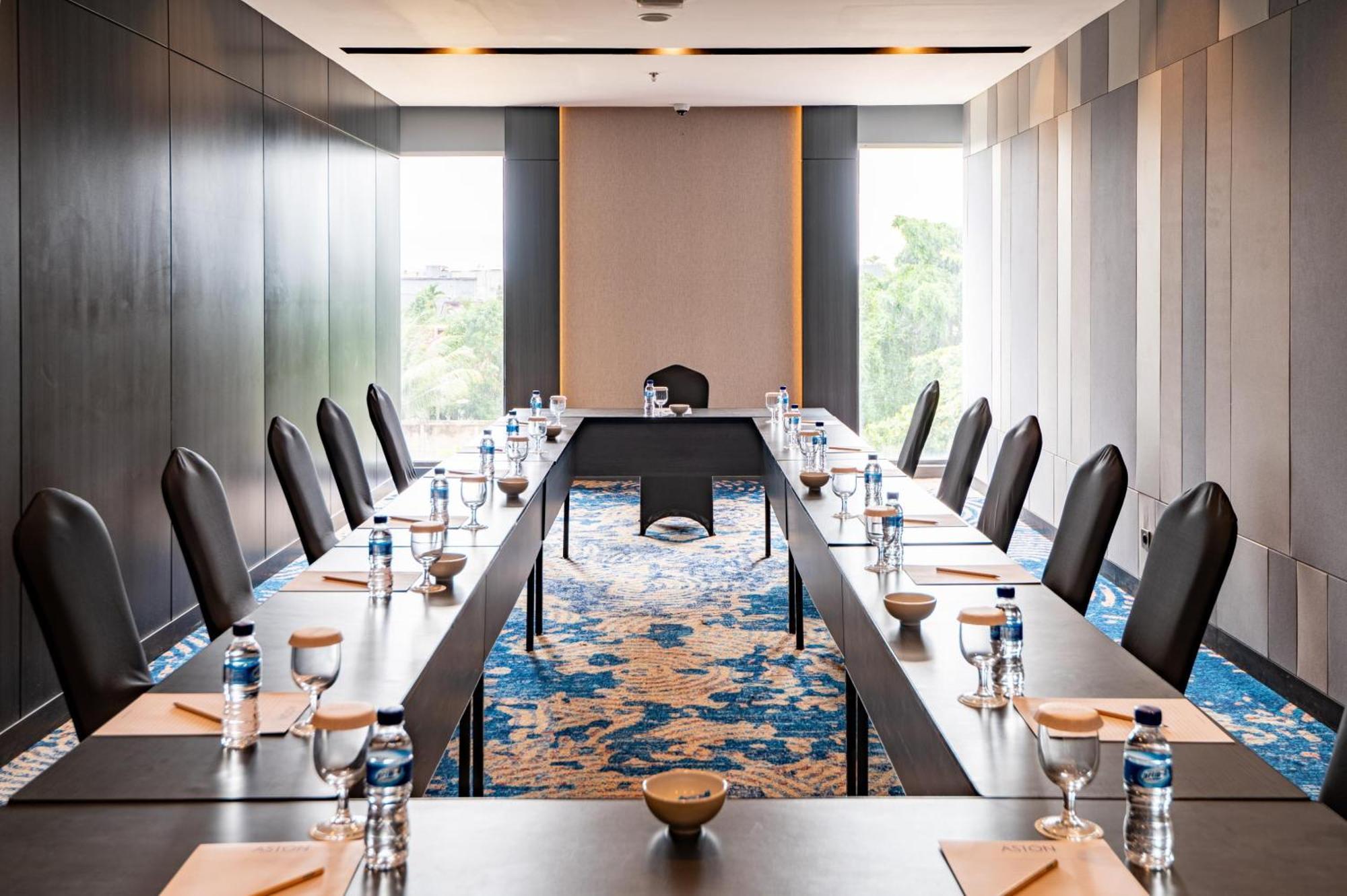 Aston Sorong Hotel & Conference Center Экстерьер фото