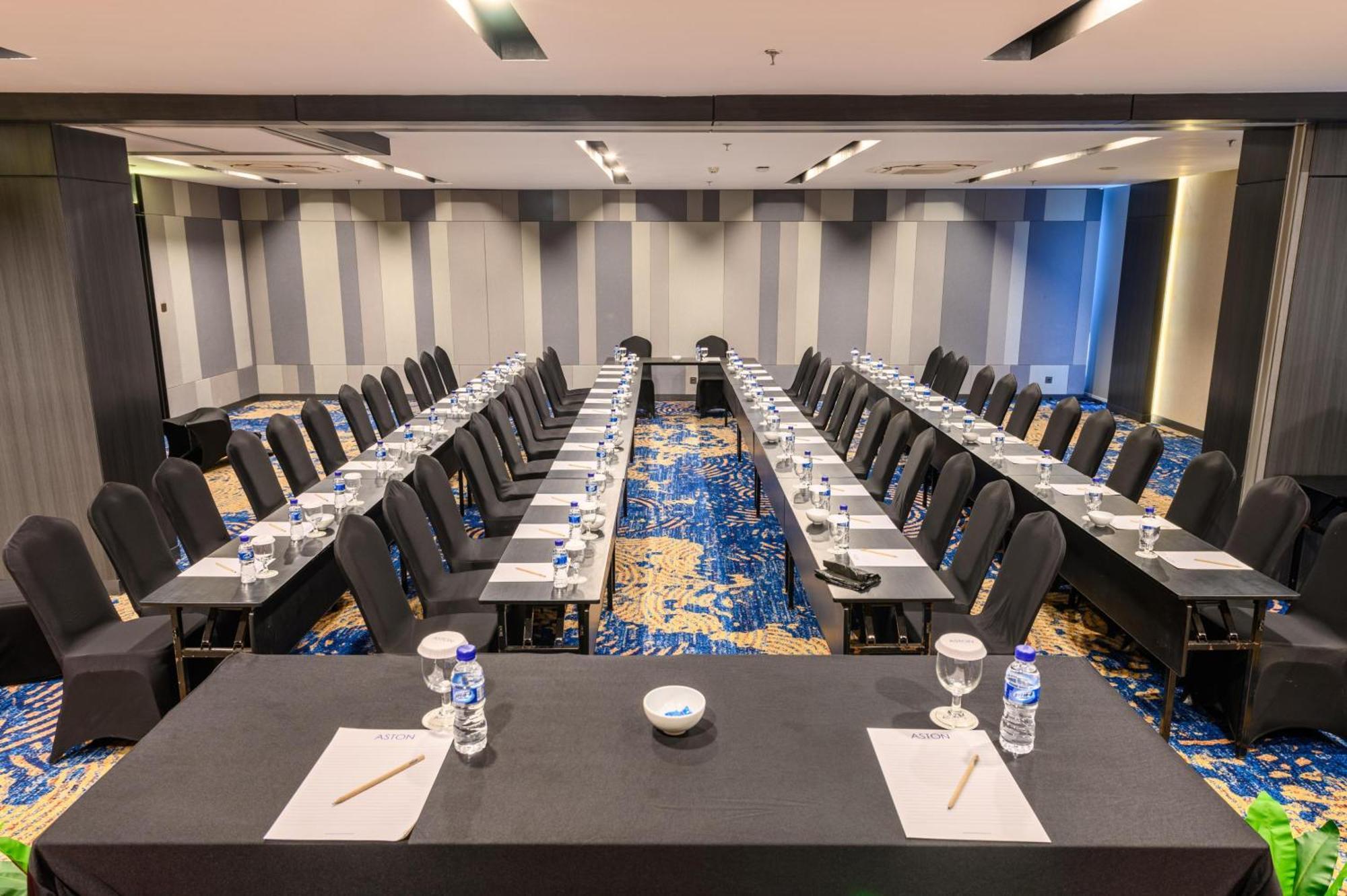 Aston Sorong Hotel & Conference Center Экстерьер фото