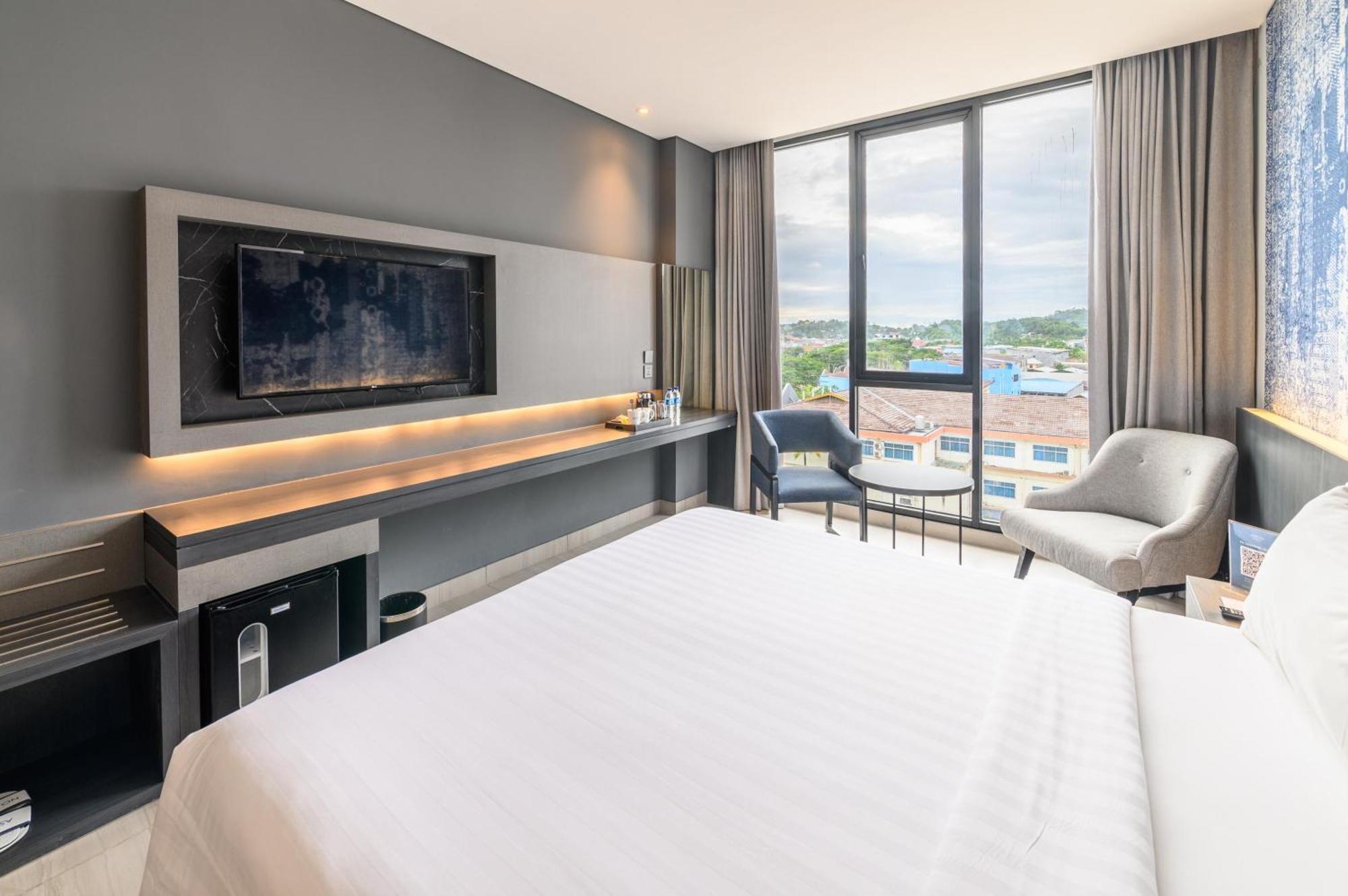 Aston Sorong Hotel & Conference Center Экстерьер фото