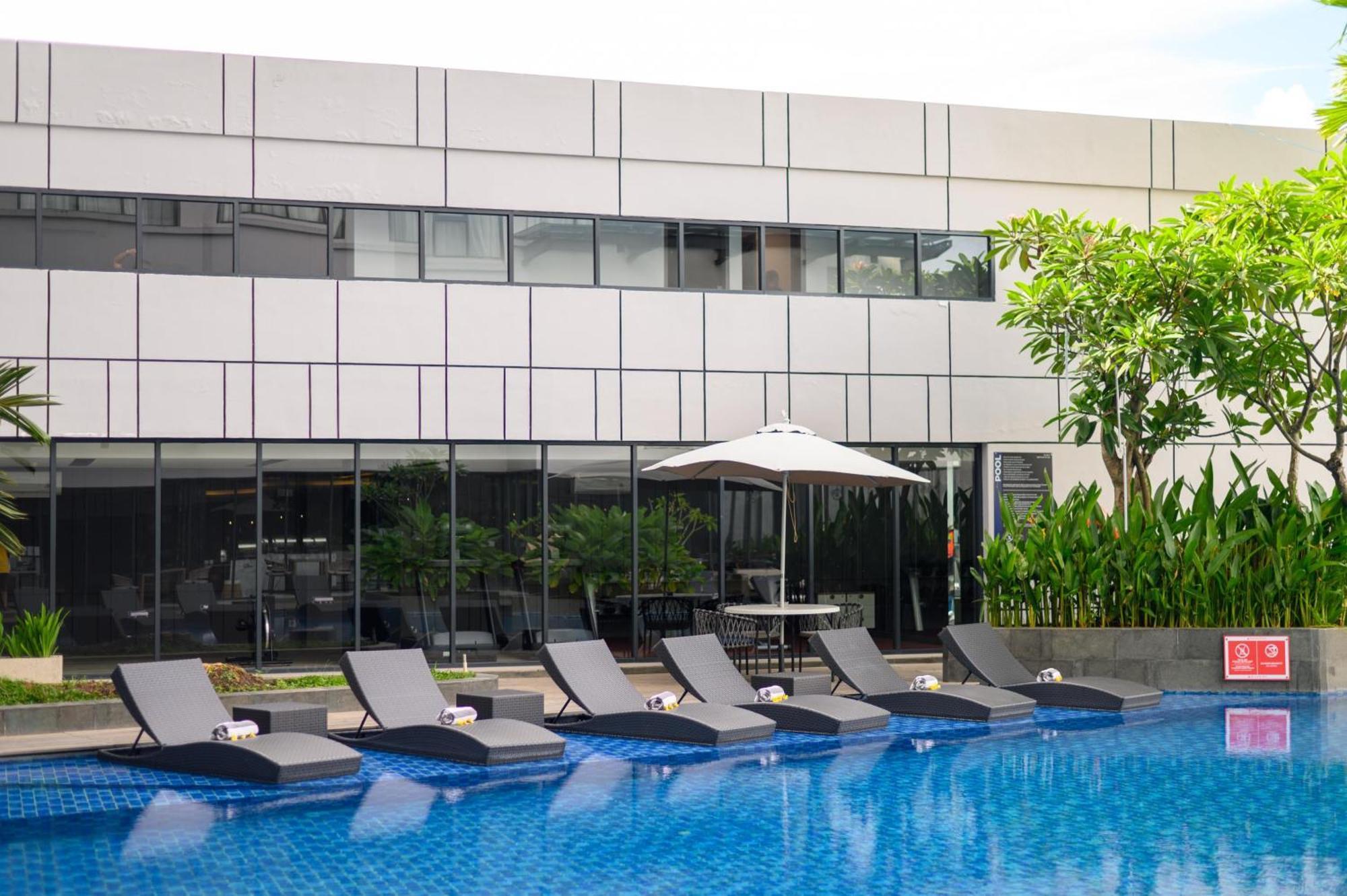 Aston Sorong Hotel & Conference Center Экстерьер фото